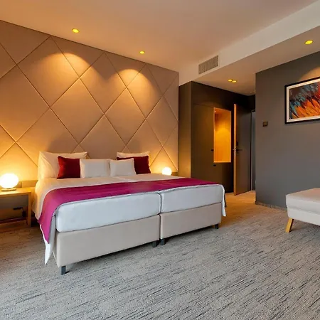 فندق Donautica & Restaurant