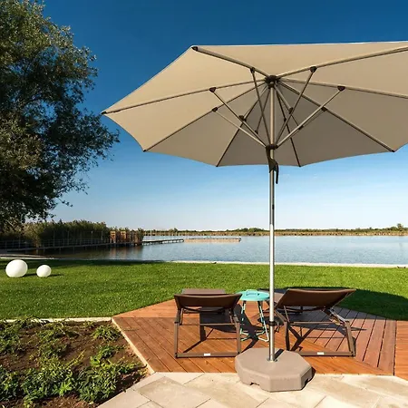 فندق Donautica & Restaurant 4*