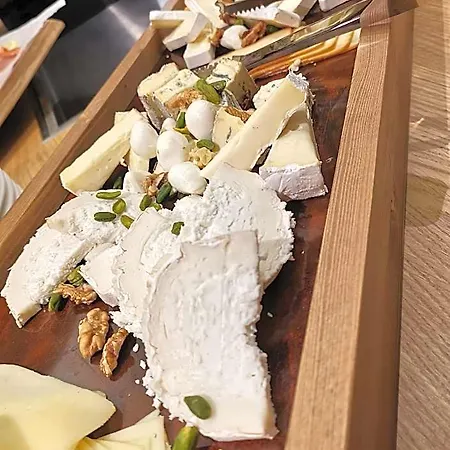 Hotel Donautica & Restaurant 4*