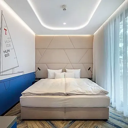 Donautica & Restaurant Hotel 4*