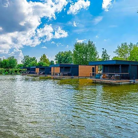 Donautica & Restaurant Fadd-Dombori