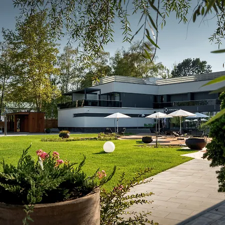 Donautica & Restaurant Hotel