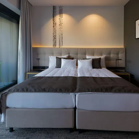 Hotel Donautica & Restaurant 4*
