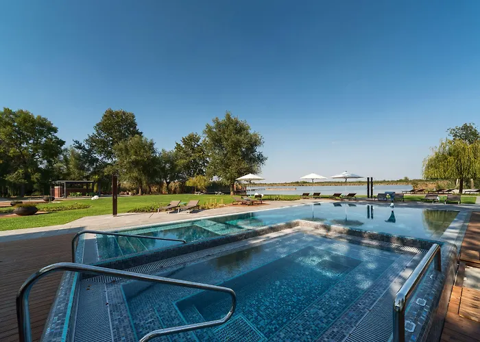 Donautica & Restaurant 4*